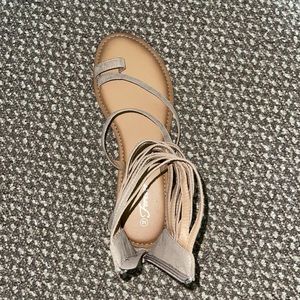 FOREVER Strappy Tan Sandals Size 10